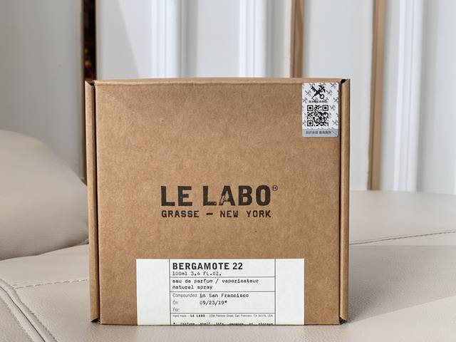 原单品质 Le Labo香水实验室-香柠檬22 瞬间爱上真的很奇妙 Finally 对于喜欢柠檬+橙花香气的我来说 这一支真的是正中我心 刚开始是有点刺激酸涩的
